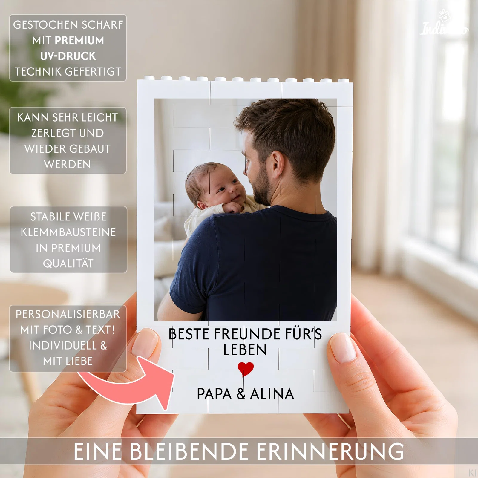 Infografik zu einem personalisierbaren Fotobild aus weißen Klemmbausteinen: rechteckig, in Händen gehalten, mit Foto einer Person mit Baby, Widmung und rotem Herz. Hinweise nennen UV-Druck sowie Zerlegen und Wiederaufbauen.