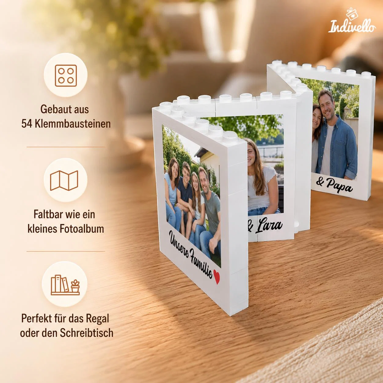 Infografik zu einem weißen, aufklappbaren Fotorahmen aus 54 Klemmbausteinen: wie ein kleines Fotoalbum faltbar und zum Aufstellen auf Regal oder Schreibtisch geeignet.
